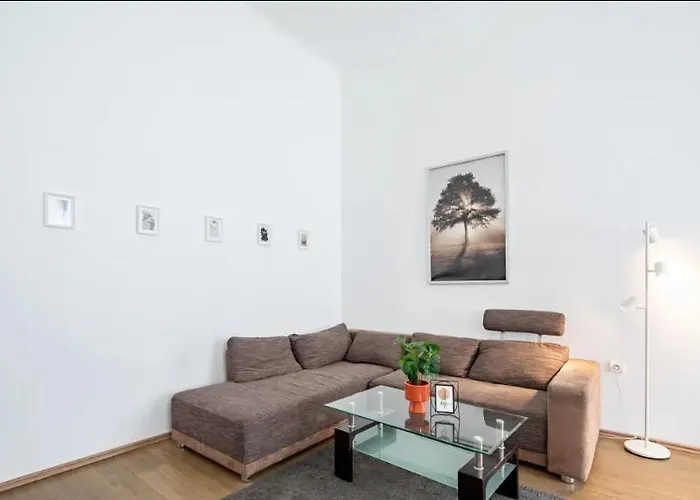 Cityscape Budget Apartments Zichy Loft