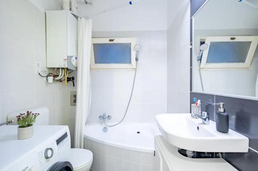 Cityscape Budget Zichy Loft Apartment *